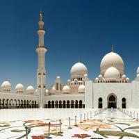 When is the best time to go on vacation in Abu Dhabi