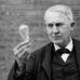 من اخترع المصباح الكهربائي أولاً؟